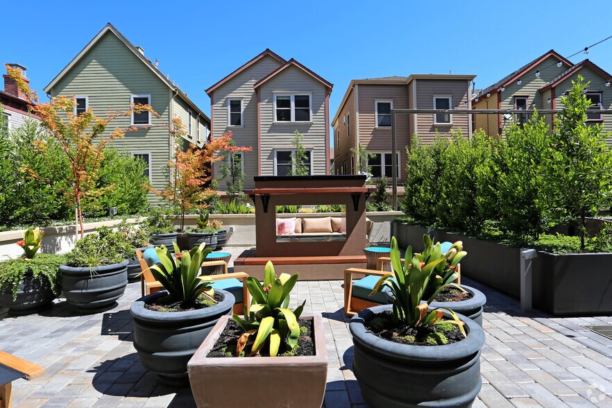More Photos Of 1375-1411 Sycamore Ave, Hercules Unknown For Lease