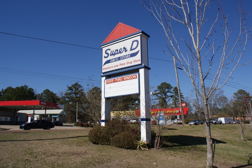 More Photos Of 2055 Raymond Rd, Jackson Drugstore For Lease