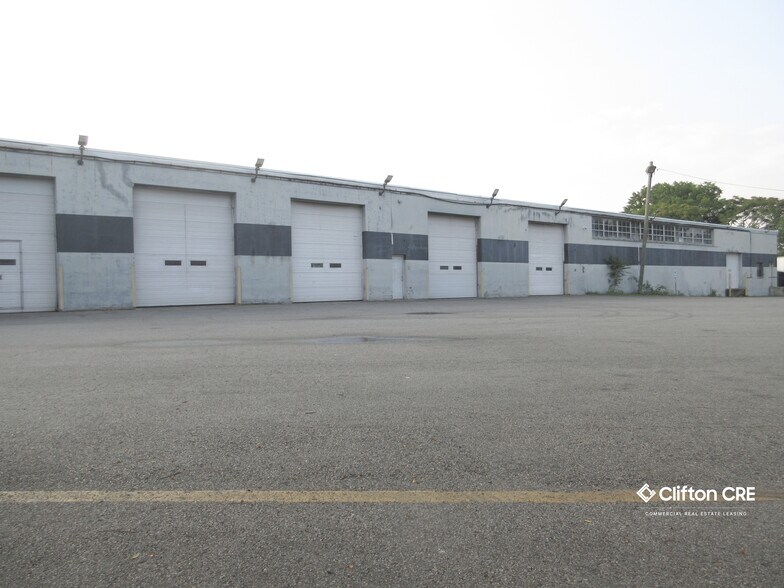 More Photos Of 285 Highland Cross, Rutherford Warehouse For Sale