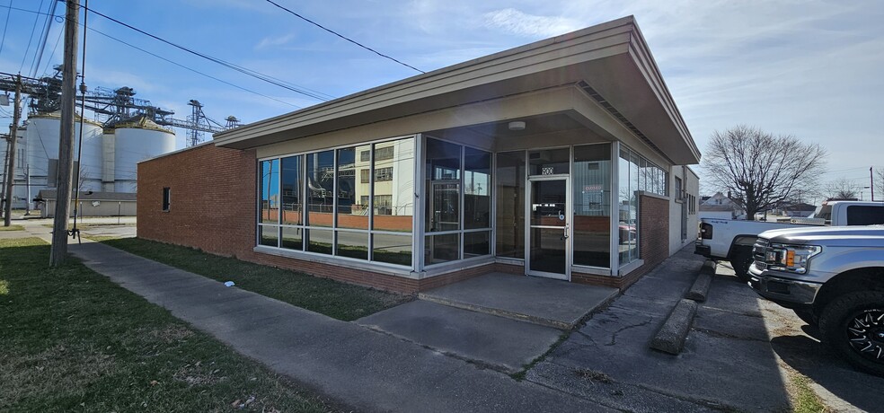 Primary Photo Of 900 E 2nd St, Owensboro Office For Lease