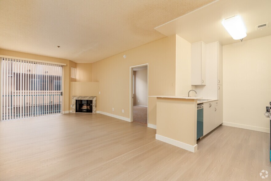 More Photos Of 10621 Valley Spring Ln, North Hollywood Apartments For Sale