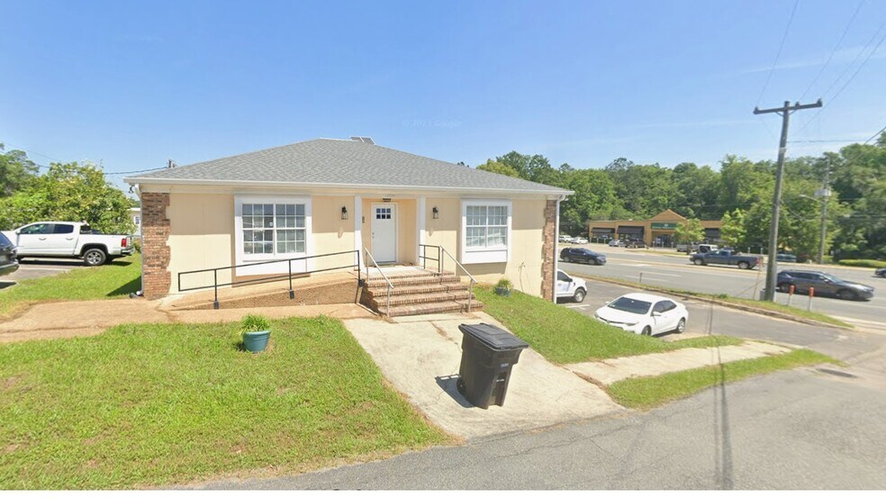 More Photos Of 2334 Capital Cir NE, Tallahassee Office For Sale