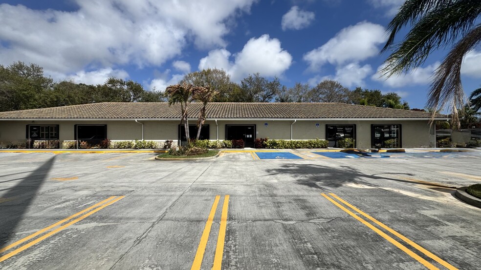More Photos Of 1881-1891 SE Port St Lucie Blvd, Port Saint Lucie Medical For Lease
