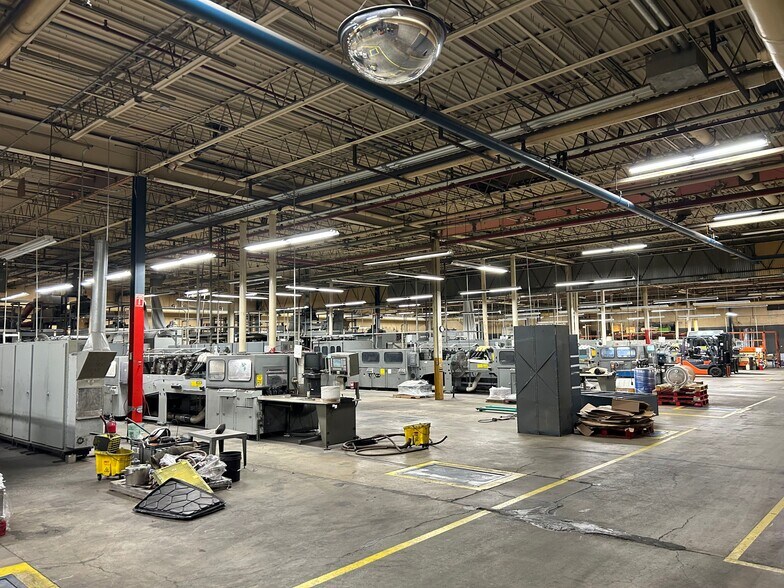 More Photos Of 2001 Market St, Ashland Manufacturing For Lease
