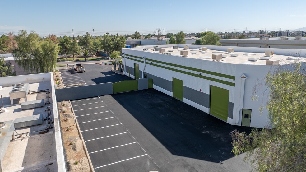 More Photos Of 240 N Sunway Dr, Gilbert Manufacturing For Lease