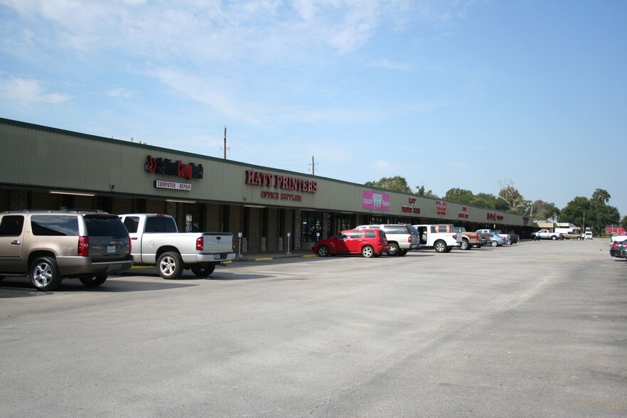 More Photos Of 5801-5901 Highway Blvd, Katy Storefront For Lease