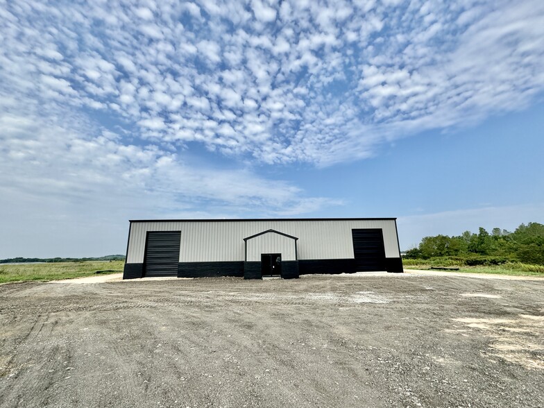 Primary Photo Of 1040 Moccasin Ave, Tahlequah Warehouse For Sale