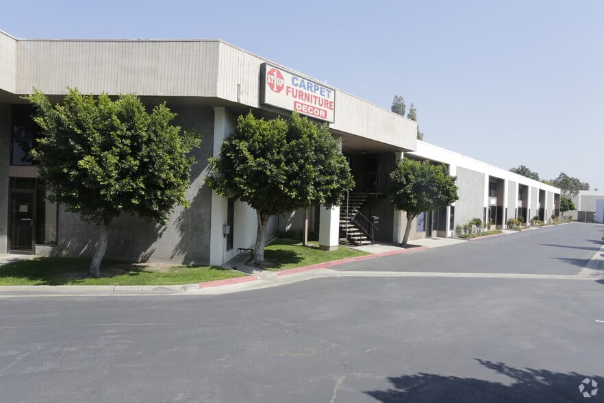More Photos Of 17520-17538 Studebaker Rd, Cerritos Warehouse For Lease