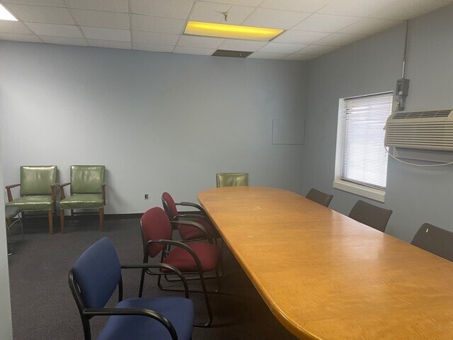 More Photos Of 2501 Millers Ln, Louisville Warehouse For Lease