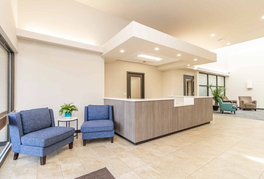 More Photos Of 2424 Mildred St W, University Place General Retail For Sale