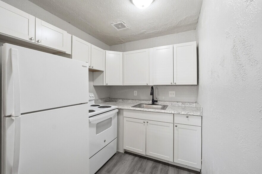 More Photos Of 7559 Mentor Ave, Mentor Apartments For Sale