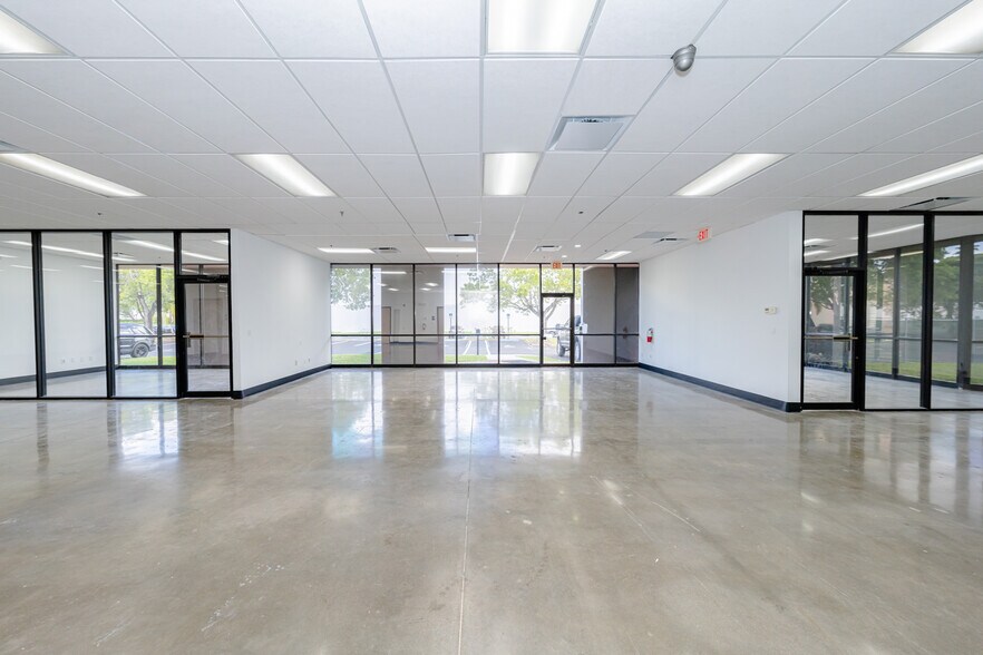 More Photos Of 5360 NW 35th Ave, Fort Lauderdale Warehouse For Lease