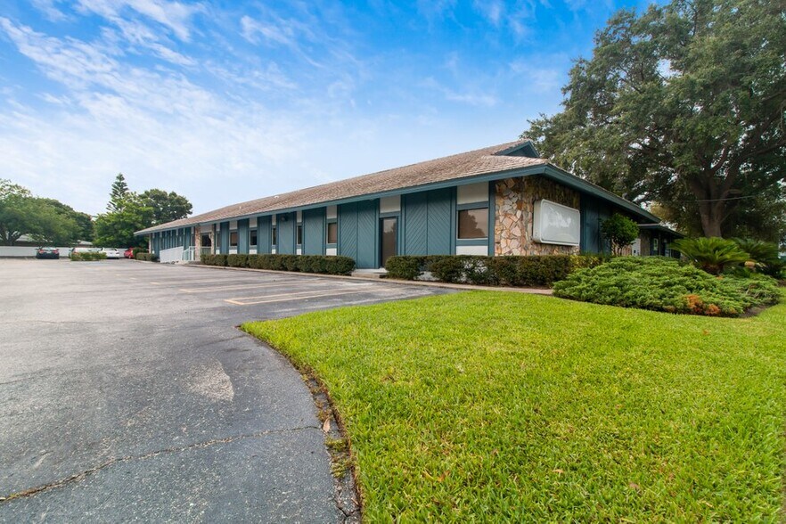 More Photos Of 3301 66th St N, Saint Petersburg Office For Sale
