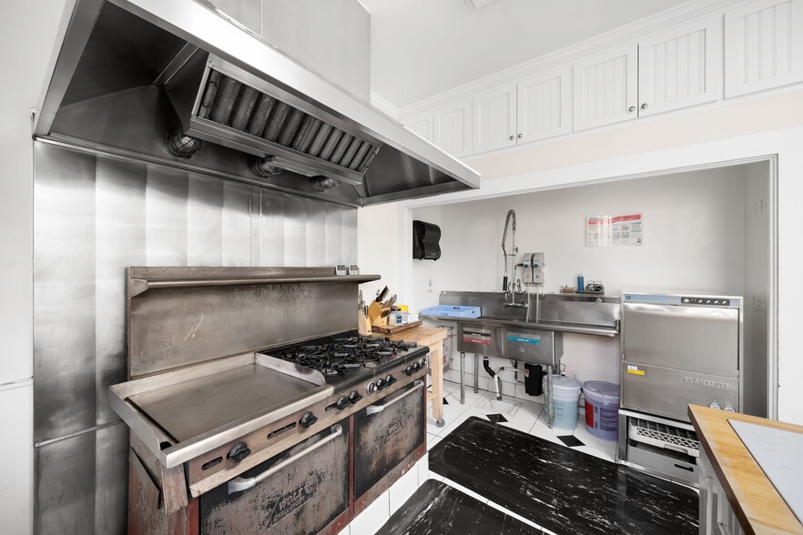 More Photos Of 2476 Main St, Cambria Hospitality For Sale