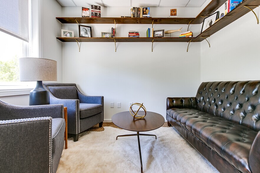 More Photos Of 423-441 NW 23rd St, Oklahoma City Movie Theatre For Lease