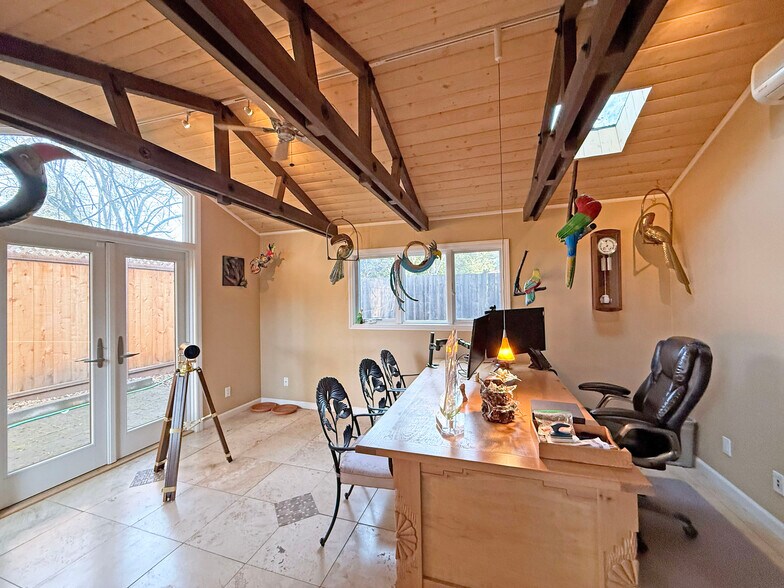 More Photos Of 1025 5th St, Novato Office For Sale