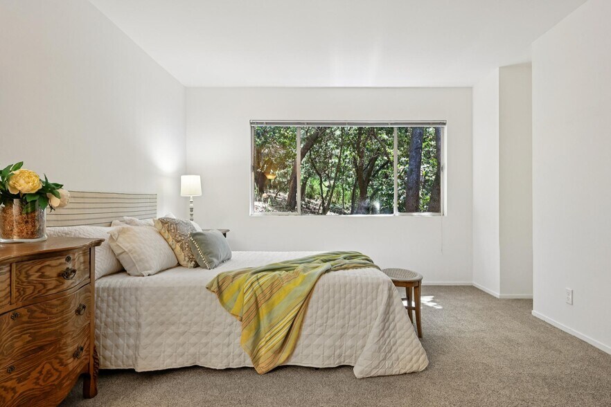 More Photos Of 135 Spring Grove Ave, San Rafael Multifamily For Sale