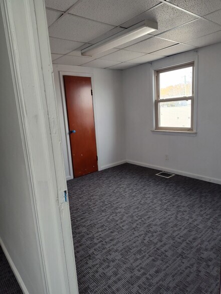 More Photos Of 28855 Van Dyke Ave, Warren Storefront Retail Office For Lease
