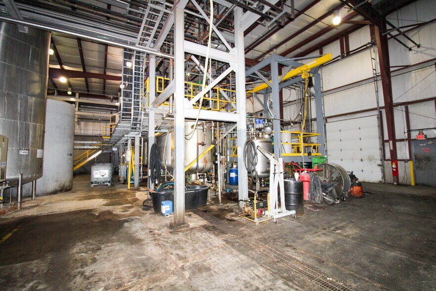 More Photos Of 5640 44th Ave S, Clinton Industrial For Sale