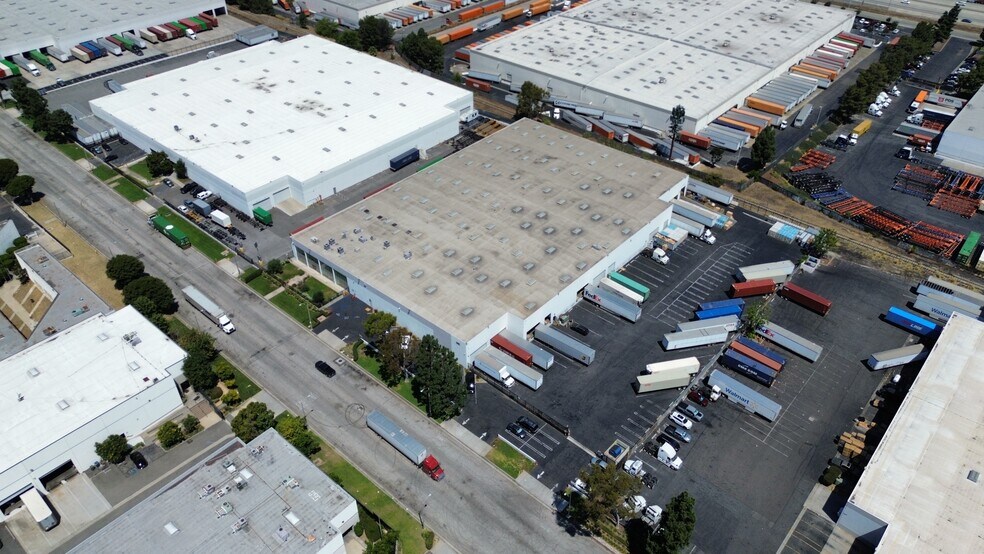 More Photos Of 575 W Manville St, Compton Warehouse For Lease