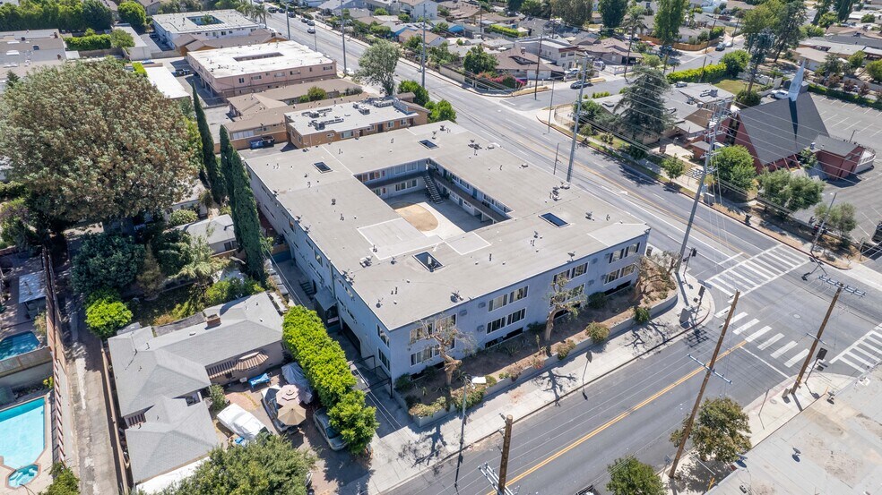 More Photos Of 13061 Vanowen St, North Hollywood Apartments For Sale