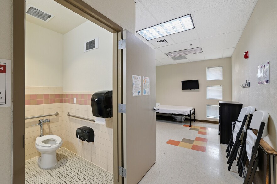 More Photos Of 5101 N Jackson Rd, McAllen Rehabilitation Center For Lease