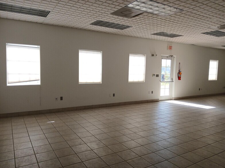 More Photos Of 1425 Universal City Blvd, Universal City Office For Lease