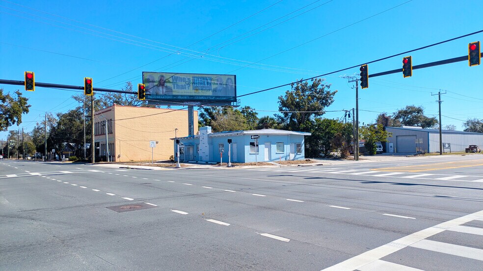 More Photos Of 904 7th Ave E, Bradenton General Retail For Sale