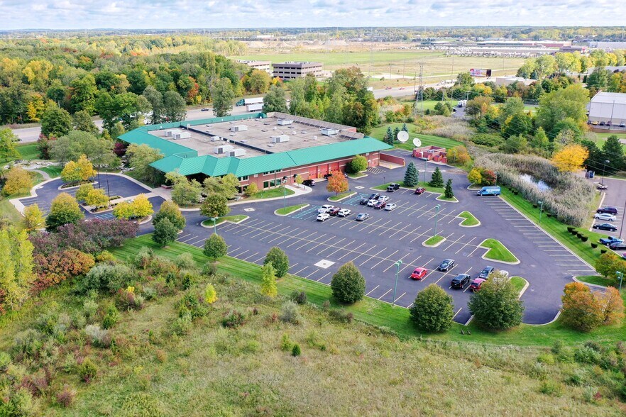 More Photos Of 1 Clover Ct, Wixom Flex For Sale