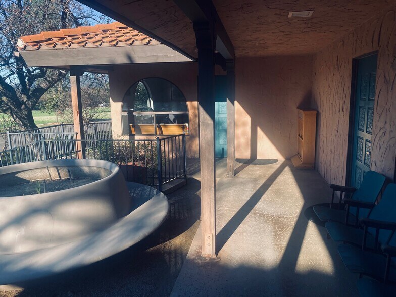 More Photos Of 201-207 Church St, Ojai Medical For Lease