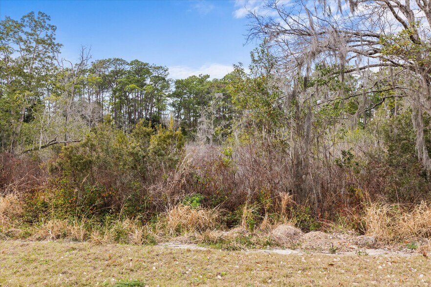 More Photos Of 455 Briar Patch Ln, Geneva Specialty For Sale