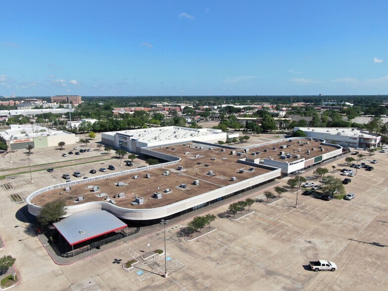 More Photos Of 17776 State Highway 249, Houston Freestanding For Sale