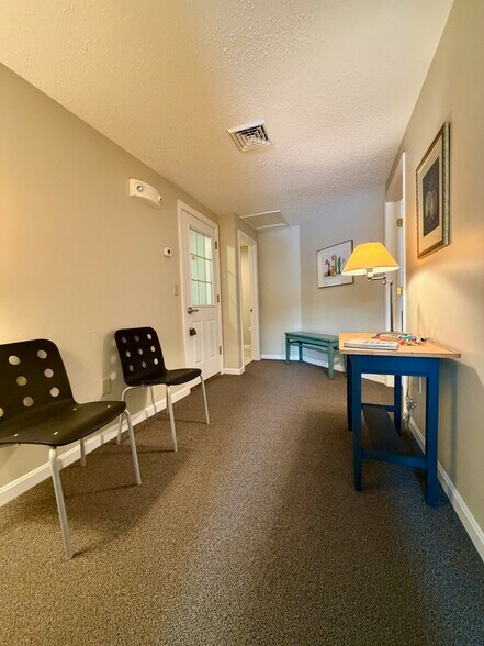 More Photos Of 433 US Route 1, York Medical For Sale