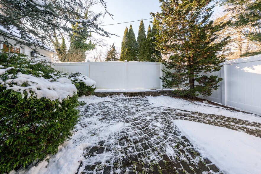 More Photos Of 413 Route 6A, East Sandwich Office Residential For Sale