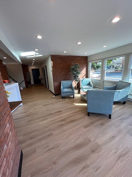 More Photos Of 357 E Center St, Manchester Office For Lease