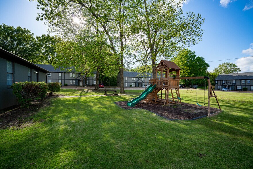 More Photos Of 1906 W Matthews Ave, Jonesboro Apartments For Sale