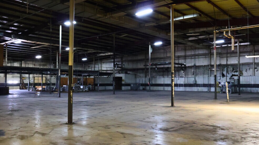 More Photos Of 1140 Claremont Rd, Carlisle Flex For Lease