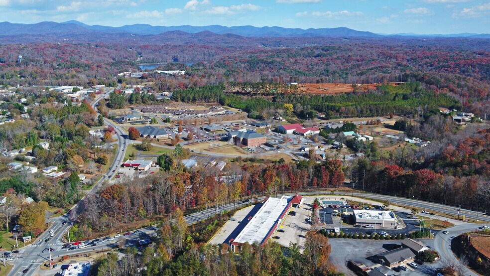 More Photos Of 20 Mountain Dr, Dahlonega Hotel For Sale