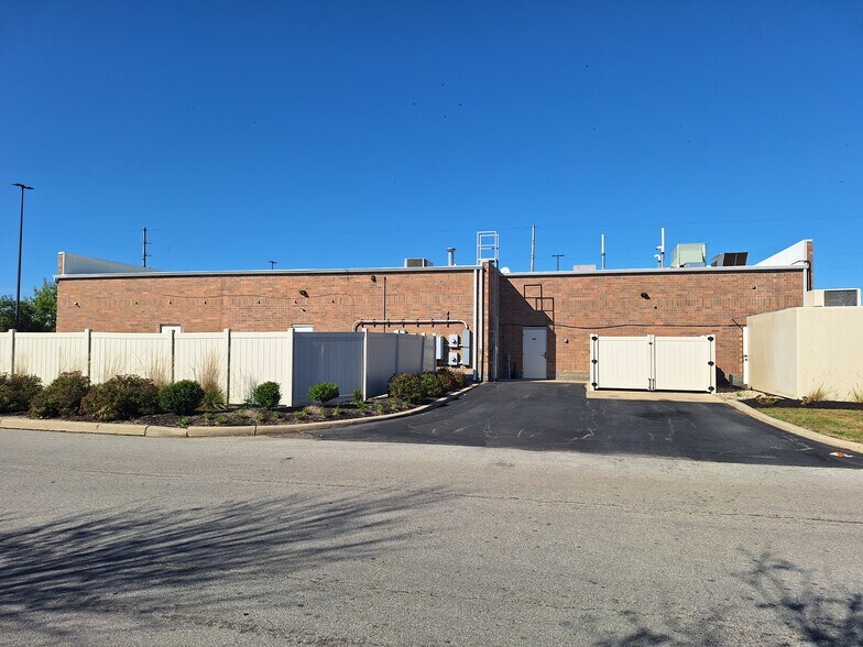 More Photos Of 35 Beck Ln, Lafayette Veterinarian Kennel For Sale