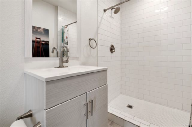 More Photos Of 555 E 3rd St, Long Beach Loft Creative Space For Sale