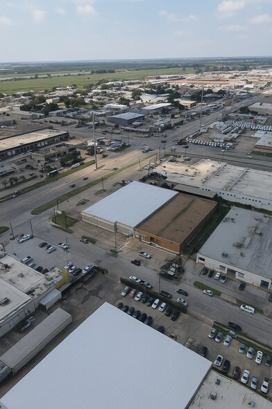 More Photos Of 3231-3233 Irving Blvd. & 5015 Sharp St, Dallas Warehouse For Sale