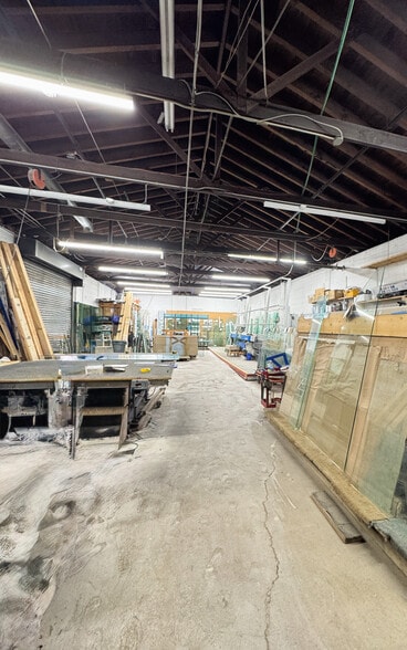 More Photos Of 1050-1052 Valley St, Vauxhall Warehouse For Sale