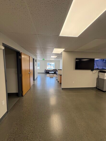 More Photos Of 431 E 104th Ave, Anchorage Truck Terminal For Lease