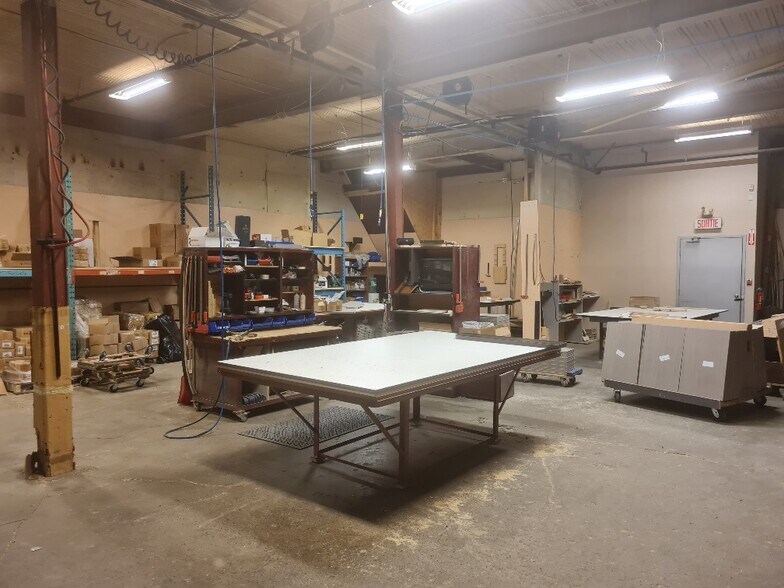 More Photos Of 6270-6290 Rue Périnault, Montréal Industrial For Sale