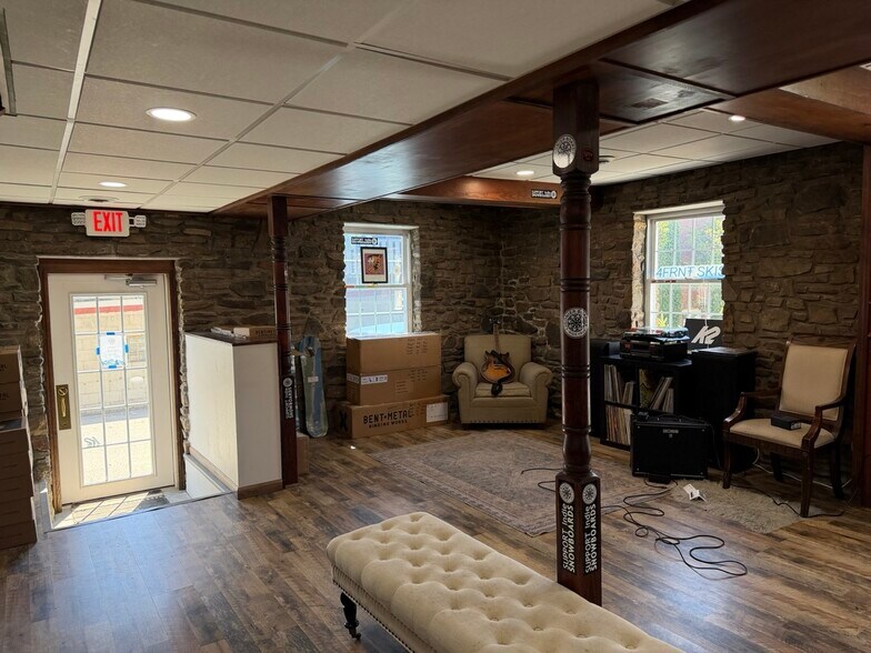 More Photos Of 120 N Market St, Ligonier Township Storefront Retail Office For Sale