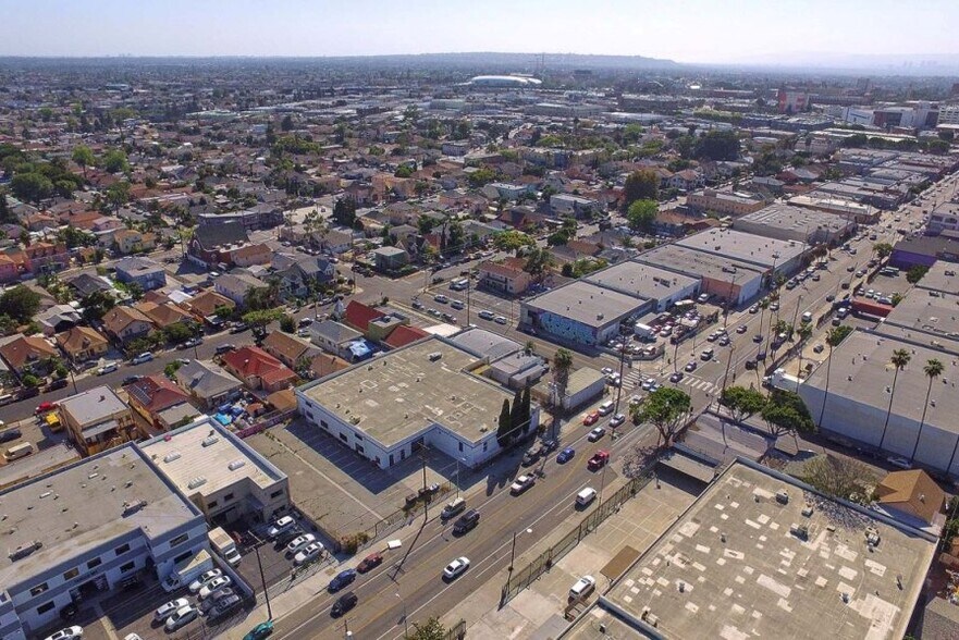 More Photos Of 516 E Jefferson Blvd, Los Angeles Warehouse For Sale