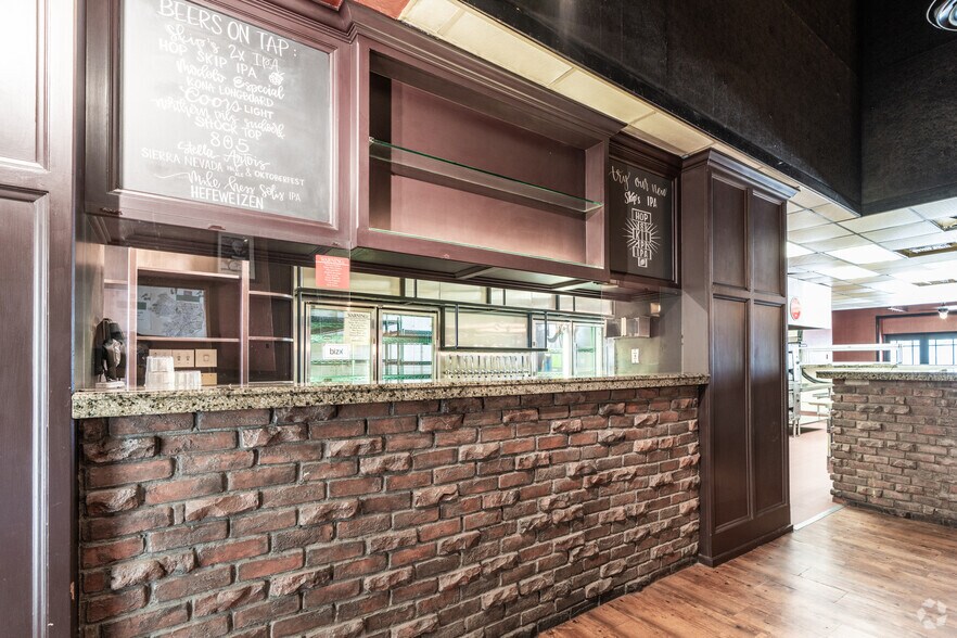 More Photos Of 1535-1541 Giammona Dr, Walnut Creek Storefront For Sale