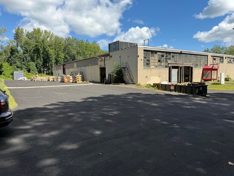 More Photos Of 524 Route 303, Orangeburg Manufacturing For Sale