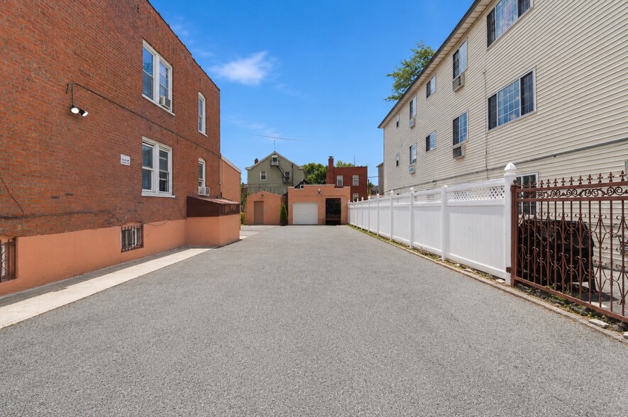 More Photos Of 756 E 223rd St, Bronx Multifamily For Sale