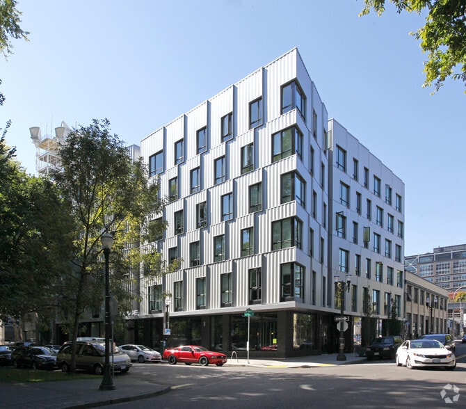 Primary Photo Of 812 NW Couch St, Portland Dormitory For Lease